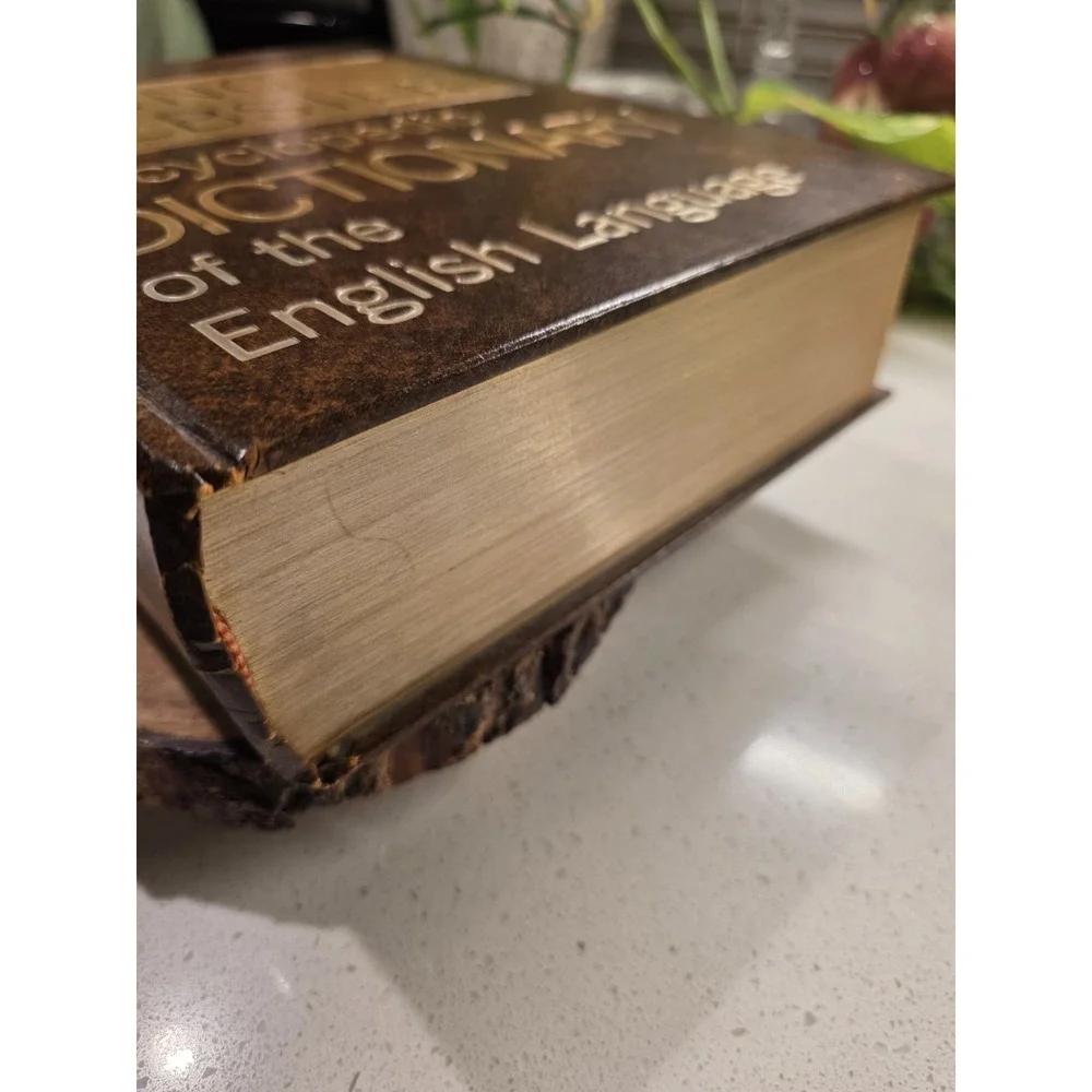 The Living Webster Encyclopedic Dictionary of the English Language 1981 VTG HC